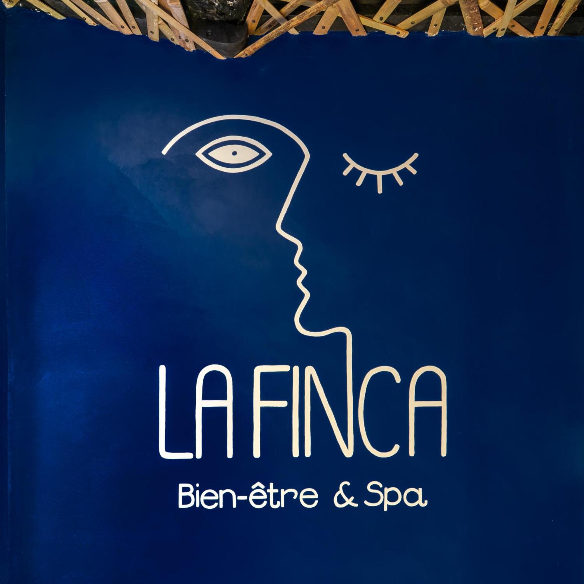 La Finca Hotel & Spa Paris Exteriör bild
